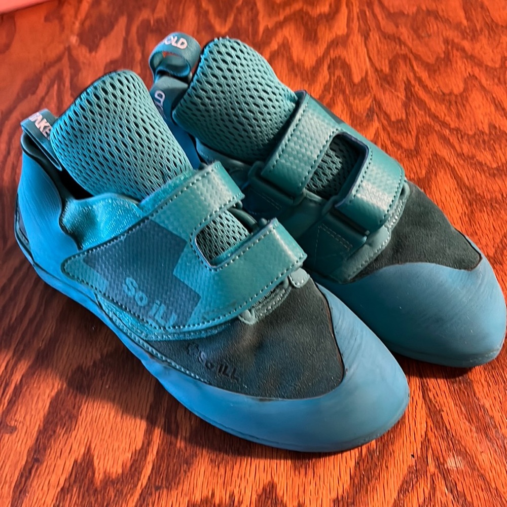 So Ill Climbing shoes. Bouldering shoes. Climbing gym shoes
